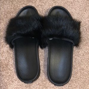 Ugg Royale slides